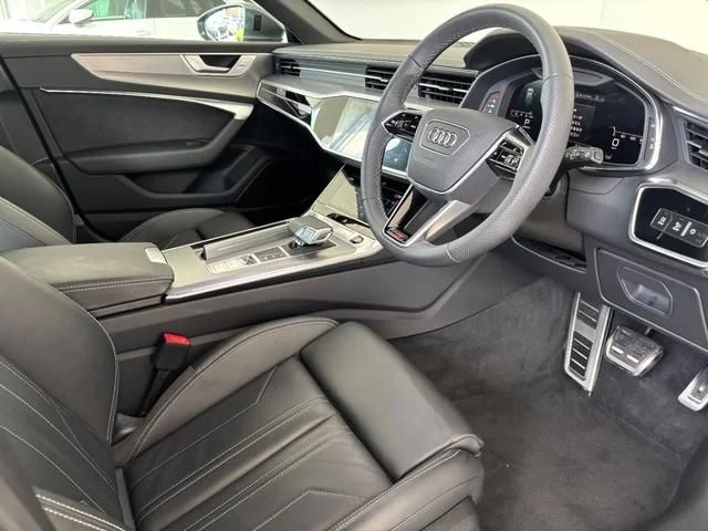 Audi AUDI A6 AVANT 45　TFSI　クワトロ　Sライン photo 2