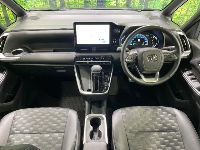 Toyota VOXY HYBRID S−Z photo 4