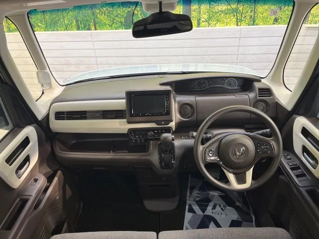 Honda N BOX L photo 2