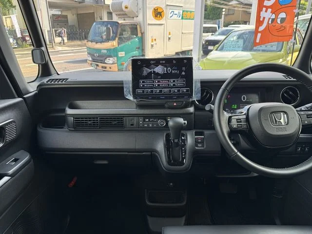 Honda N BOX CUSTOM ターボ photo 2