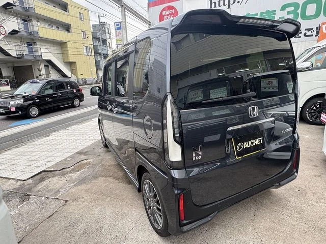 Honda N BOX CUSTOM ターボ photo 3