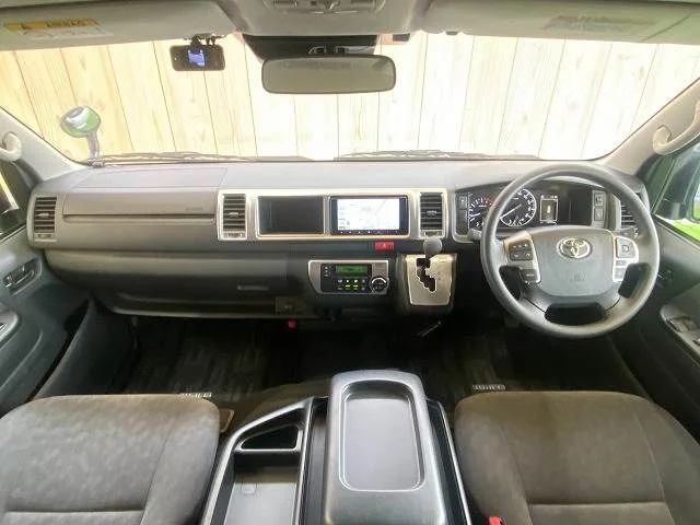 Toyota HIACE wagon ワイド　GL　ロング　ミドルルーフ photo 2