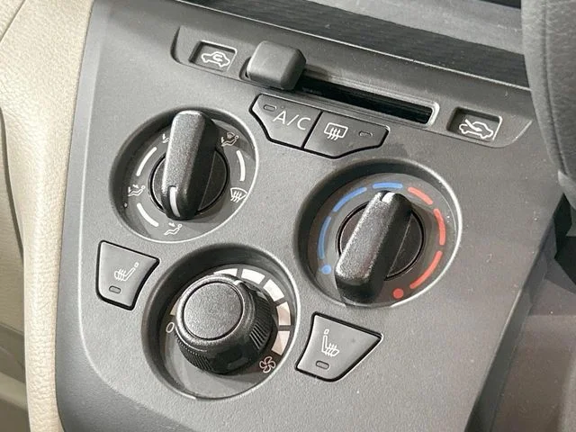 Mitsubishi eK SPACE M photo 4