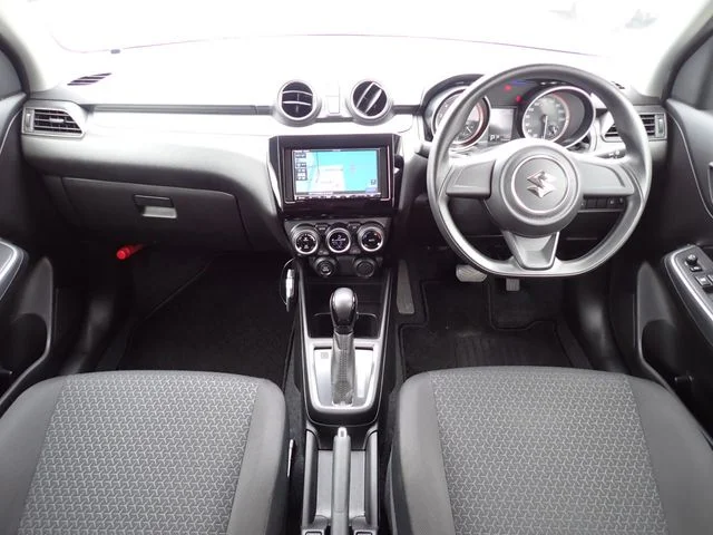 Suzuki SWIFT 4WD XG　リミテッド photo 2