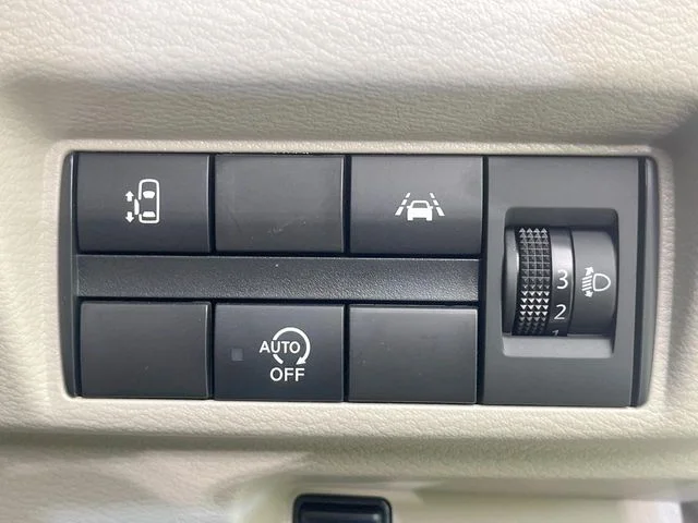 Mitsubishi eK SPACE G photo 4