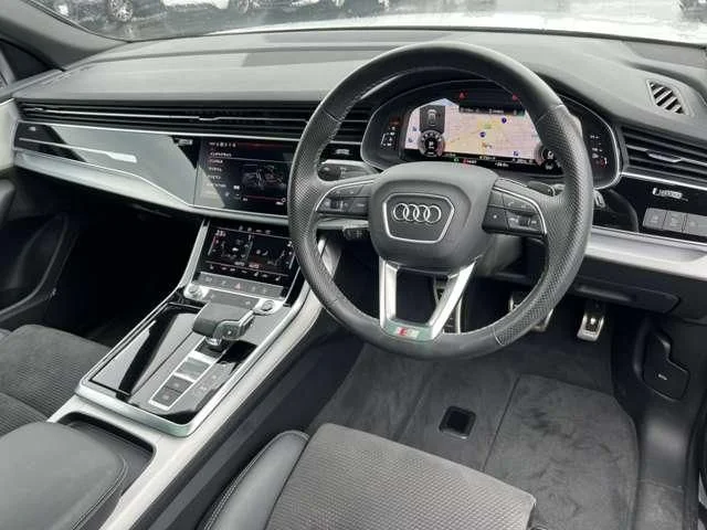 Audi AUDI Q8 55　TFSI　クワトロ　Sライン photo 2