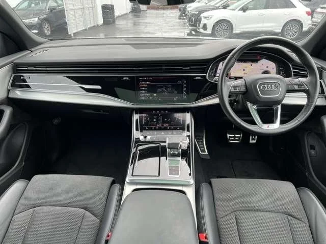 Audi AUDI Q8 55　TFSI　クワトロ　Sライン photo 4