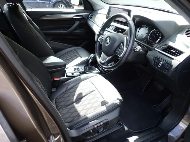 Bmw BMW X1 xDrive18d　xライン photo 2