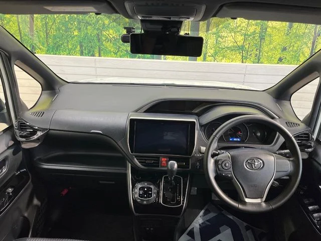 Toyota VOXY ZS　煌2 photo 2