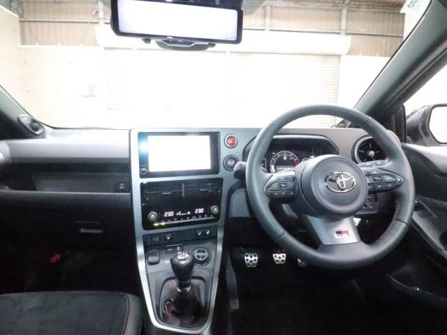 Toyota GR YARIS RZ　ハイパフォーマンス photo 3