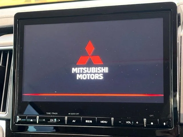 Mitsubishi DELICA D:5 4WD P photo 3