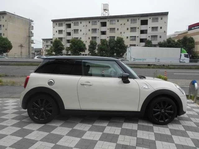 Bmw MINI COOPER SD ベースグレード photo 4