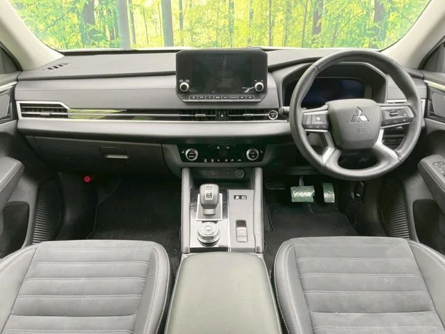 Mitsubishi OUTLANDER PHEV G photo 2