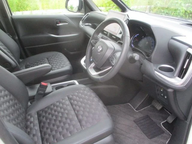 Toyota VOXY HYBRID S−Z photo 2