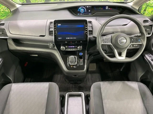 Nissan SERENA WG e−POWER　ハイウェイスター　V photo 2