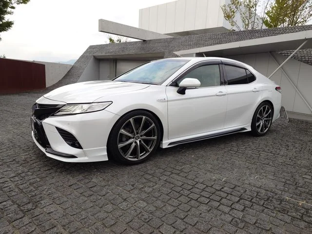 Toyota CAMRY HYBRID WS photo 2
