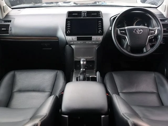 Toyota LANDCRUISER PRADO TX　Lパッケージ photo 2