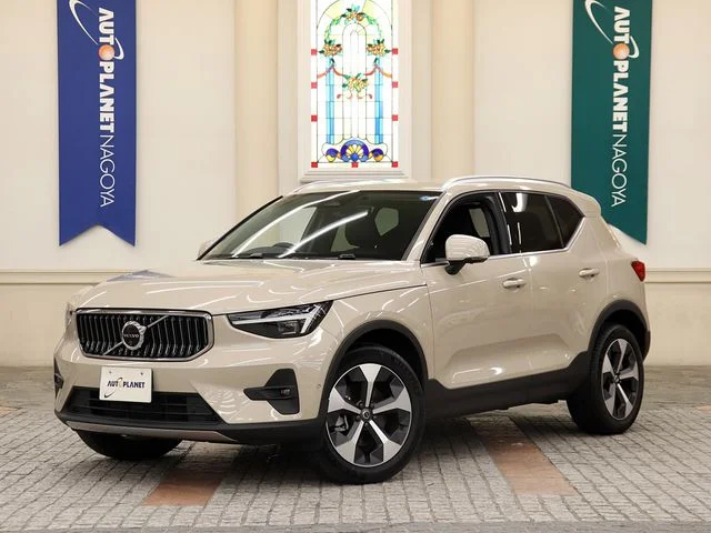 Volvo VOLVO XC40 B4 2025