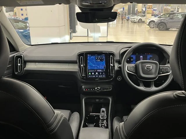 Volvo VOLVO XC40 B4 photo 2