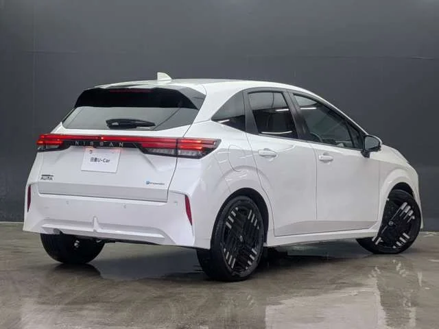 Nissan AURA G photo 2