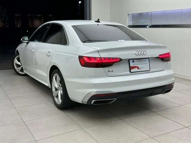 Audi AUDI A4 35　TFSI　Sライン photo 3