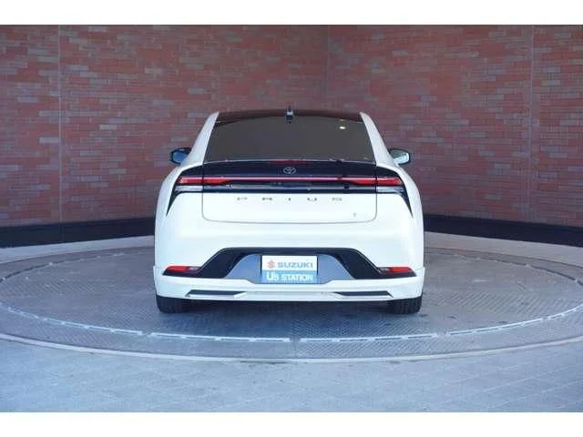 Toyota PRIUS Z photo 3