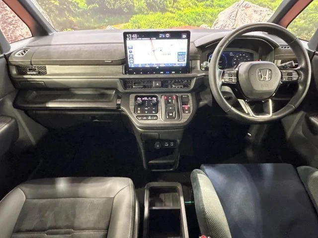 Honda STEPWAGON e:HEV SPADA プレミアムライン photo 2