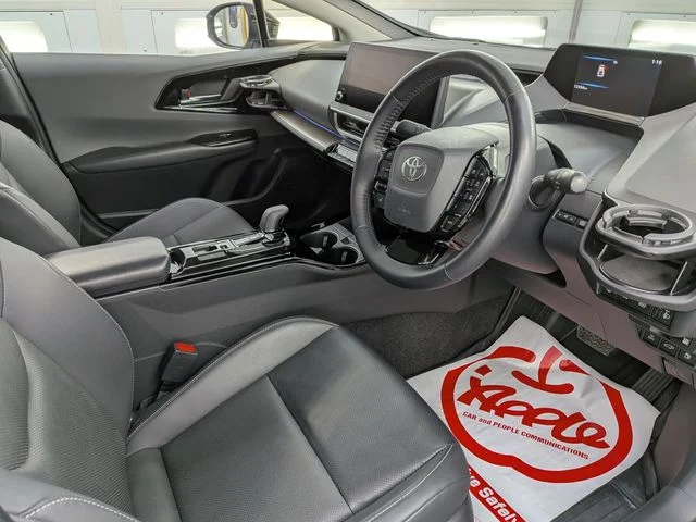 Toyota PRIUS 4WD Z photo 2