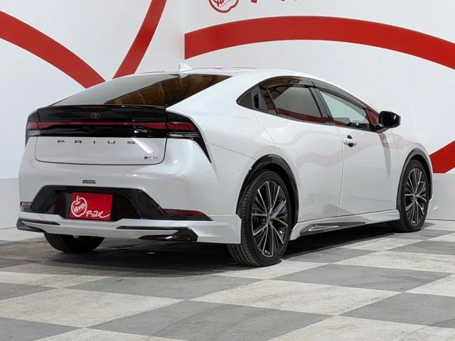 Toyota PRIUS 4WD Z photo 3
