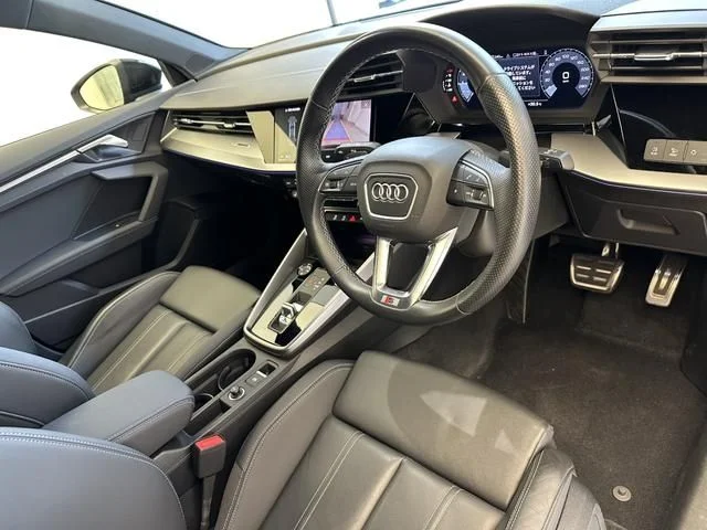 Audi AUDI A3 Sedan 30　TFSI　Sライン photo 2