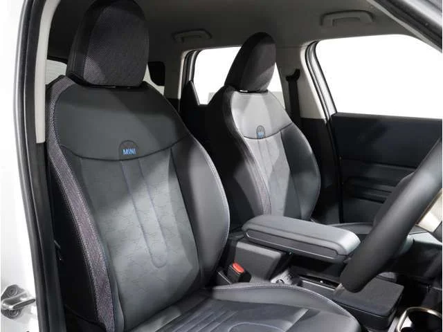 Bmw MINI COUNTRYMAN D photo 4