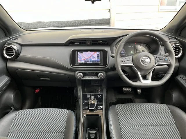 Nissan KICKS X−FOUR photo 2