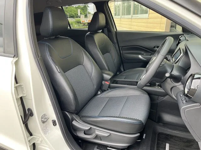 Nissan KICKS X−FOUR photo 4