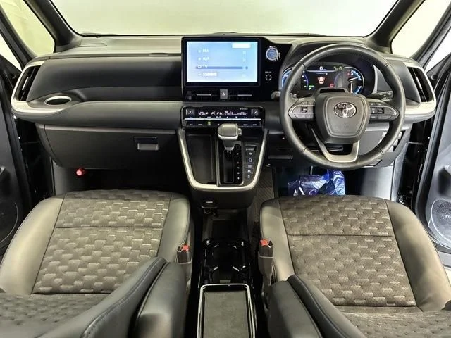 Toyota VOXY HYBRID S−Z photo 2