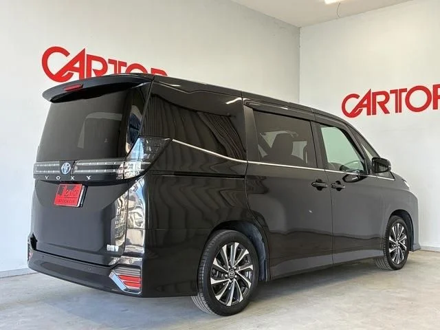 Toyota VOXY HYBRID S−Z photo 3
