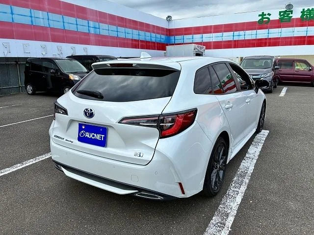 Toyota COROLLA TOURING HYBRID W×B photo 2