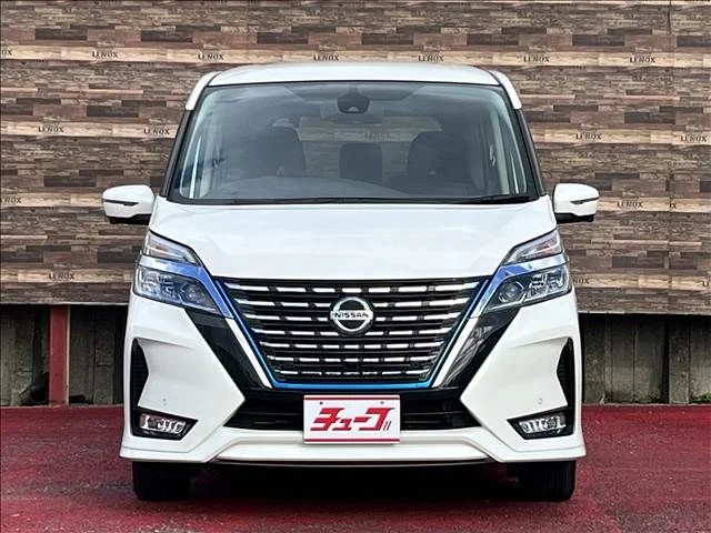 Nissan SERENA WG e−POWER　ハイウェイスターV photo 2