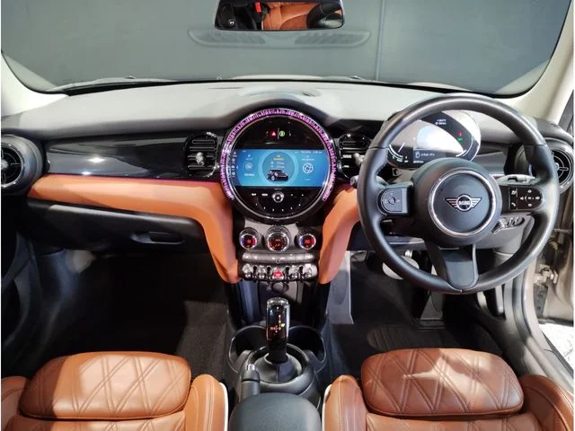 Bmw MINI COOPER SD 5DOOR ベースグレード photo 2