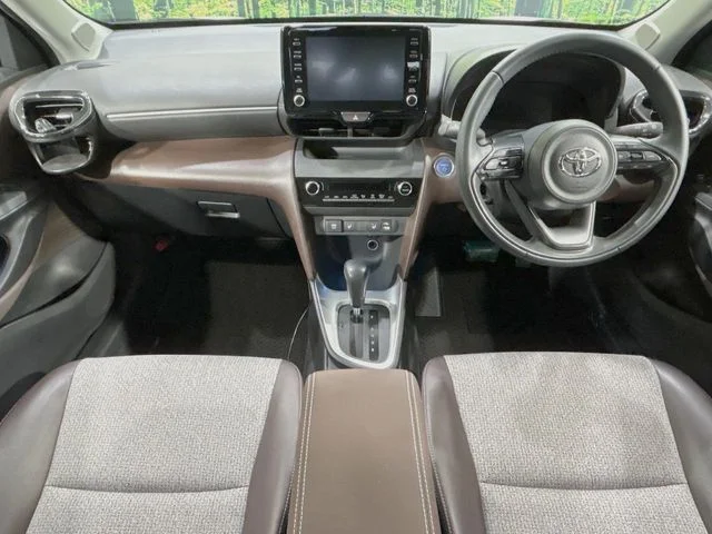 Toyota YARIS CROSS HYBRID Z photo 2