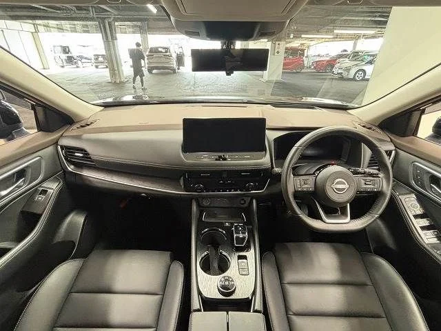 Nissan X-TRAIL HYBRID 4WD G　e−4ORCE photo 2
