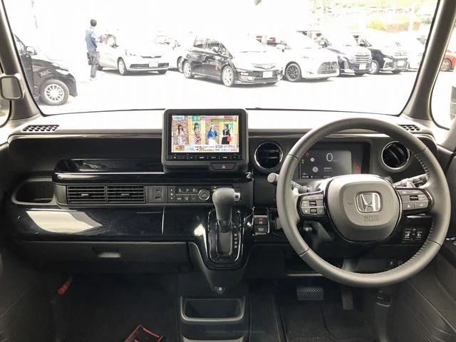 Honda N BOX CUSTOM ターボ photo 3