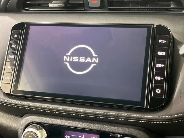 Nissan KICKS X photo 3