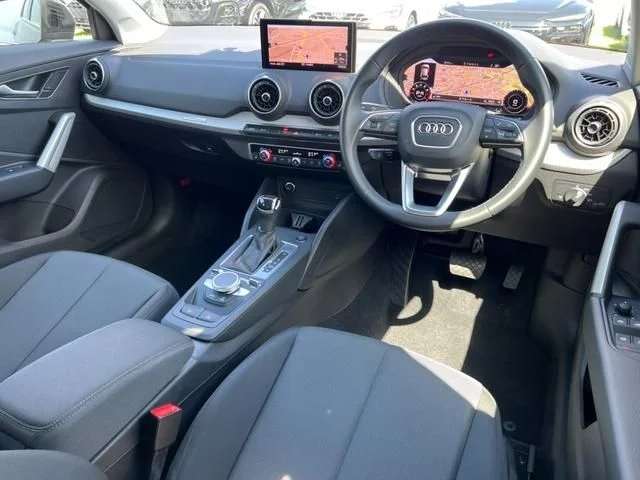Audi AUDI Q2 35　TFSI　アドバンスド photo 2