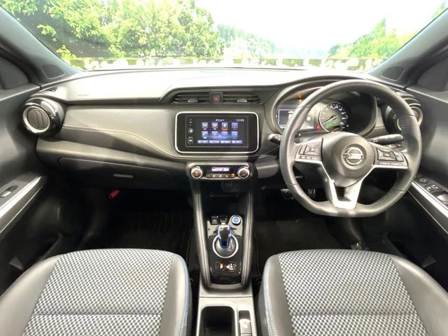Nissan KICKS X photo 2