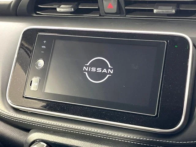 Nissan KICKS X photo 3