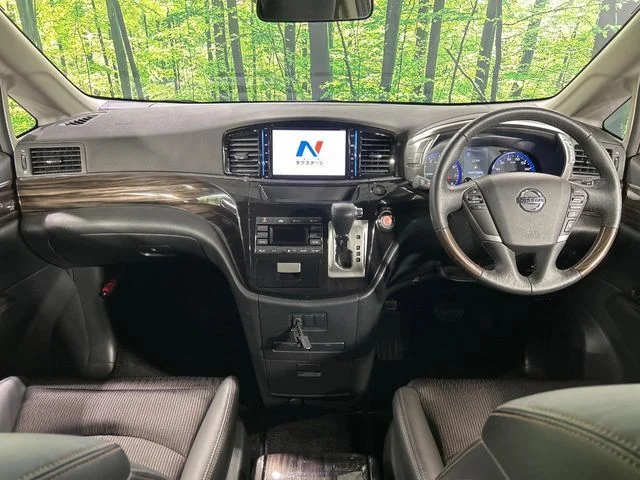 Nissan ELGRAND 4WD 250ハイウェイスターS　アーバンクロム photo 2