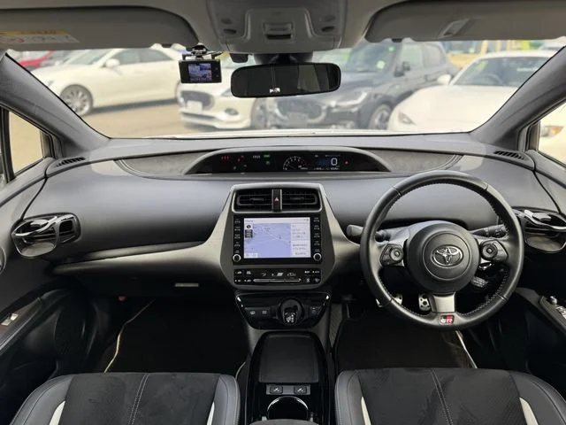 Toyota PRIUS PHV S　GR　スポーツ photo 2