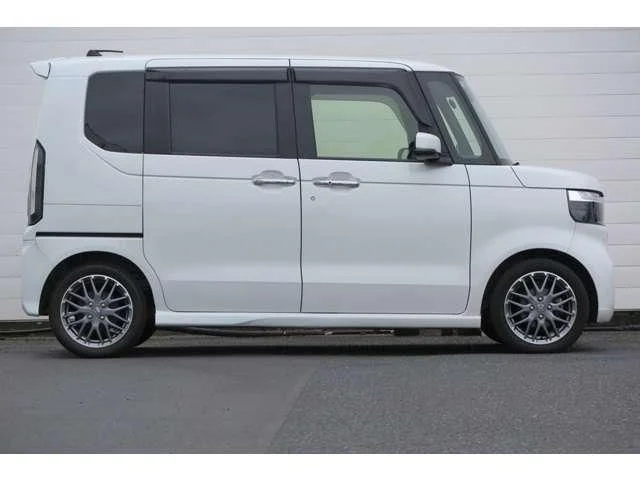 Honda N BOX CUSTOM ターボ photo 4