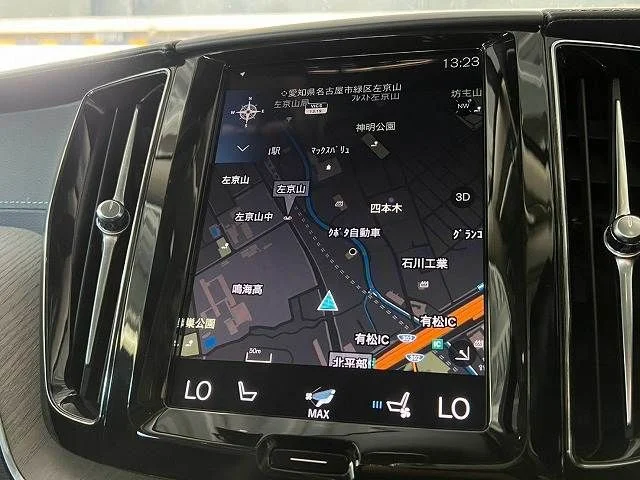 Volvo VOLVO XC60 B5　AWD　インスクリプション photo 3