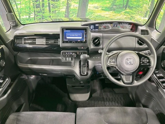 Honda N BOX CUSTOM L photo 2